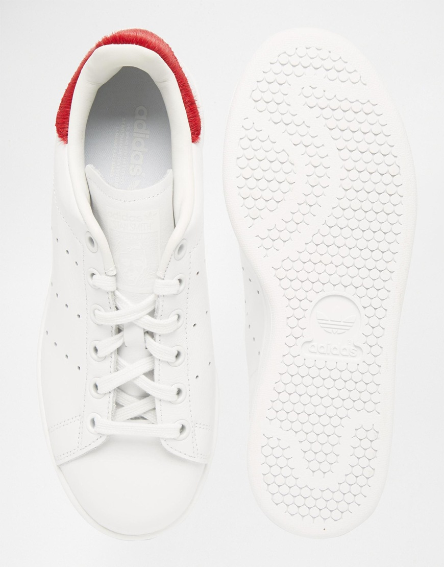 adidas Originals Originals Stan Smith With Red Pony Trim adidas Originals Originals Stan Smith With Red Pony Trim