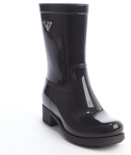Prada Black Faux Patent Leather Logo Plaque Rain Boots in Black | Lyst
