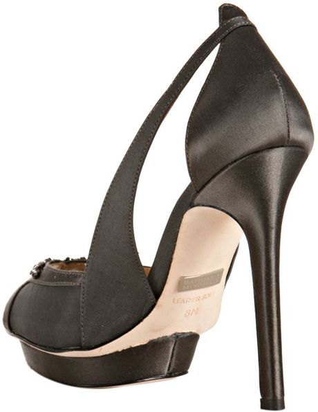 badgley mischka grey shoes