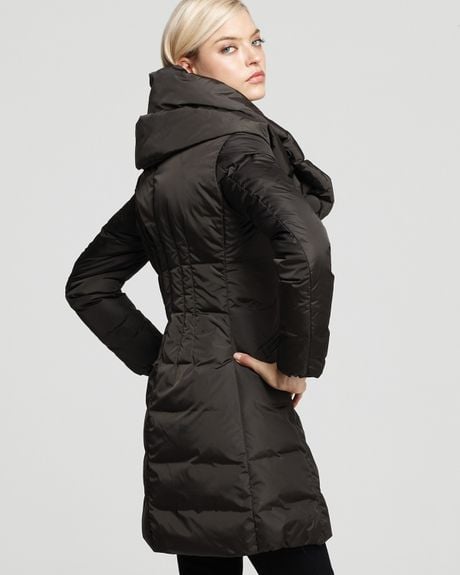 Moncler Pillow Collar Down Coat in Black (grey) | Lyst