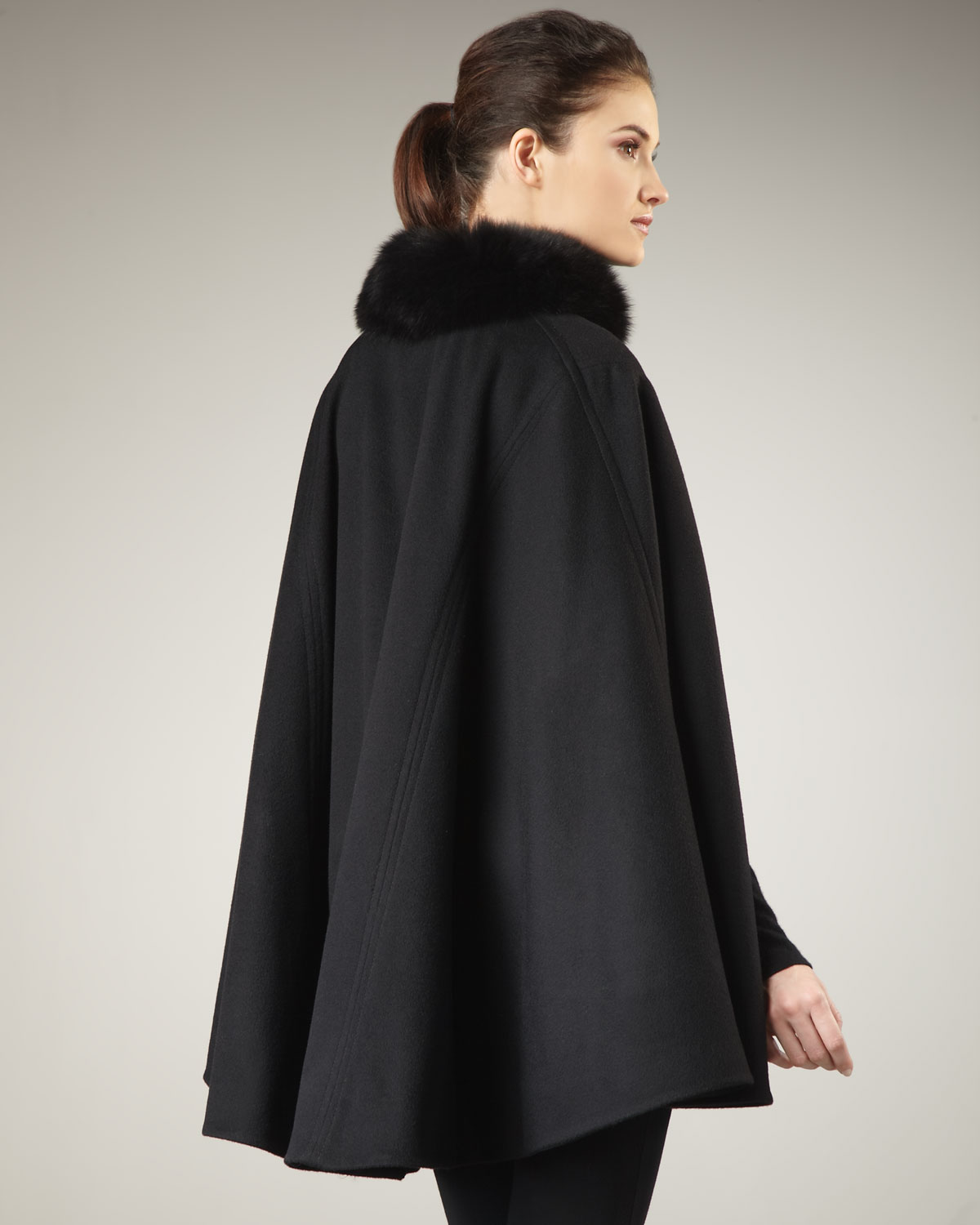 Lyst - Sofia cashmere Fur-collar Cape in Black