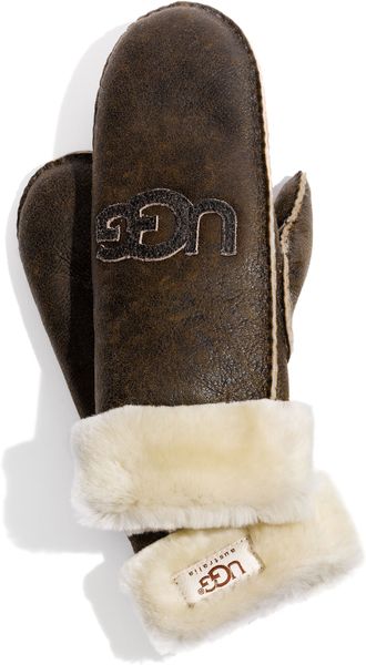 Ugg Logo Patch Mitten in Brown (bomber chocolate natural) | Lyst