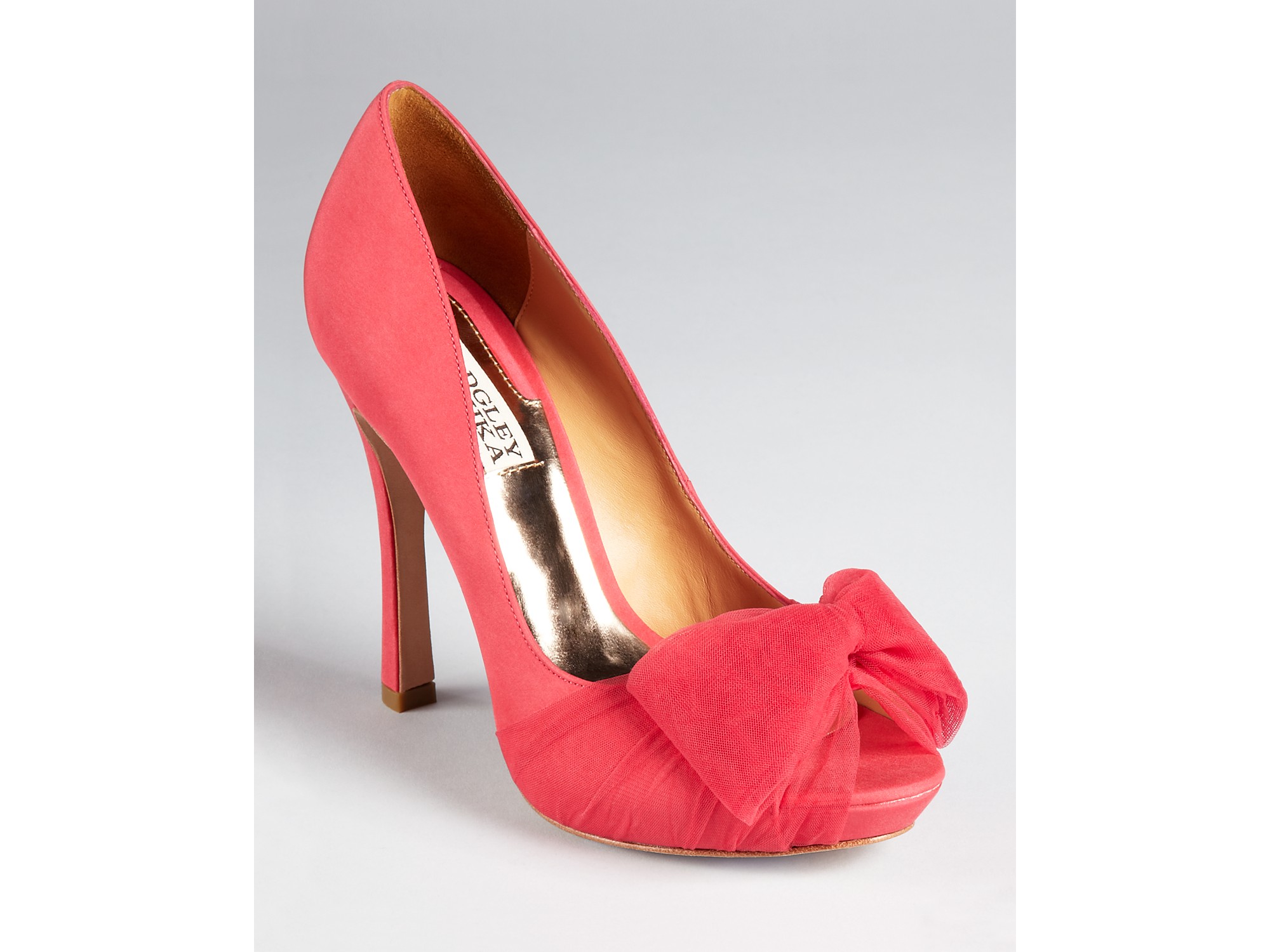 badgley mischka frances bow pump