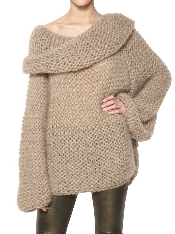 knit sweater with maxi collar