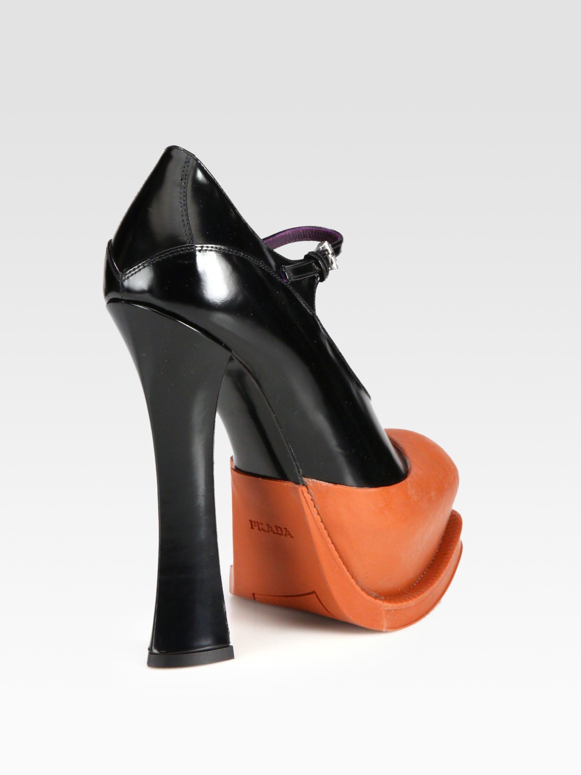 black mary jane platform pumps