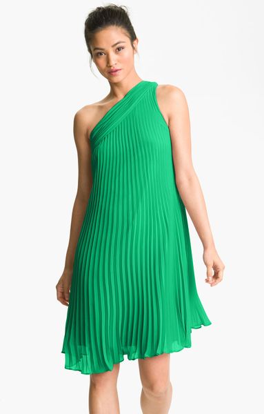 Donna Morgan One Shoulder Pleated Chiffon Dress in Green (lime) | Lyst