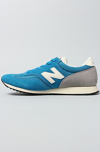 New Balance The 620 Sneaker in Blue Suede in Blue for Men | Lyst