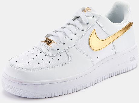 Nike Nike Air Force 1 07 Le Trainers in White (white/metallic_gold) | Lyst