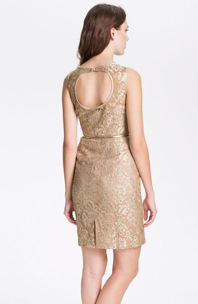 Maggy London Back Cutout Metallic Lace Sheath Dress in Beige (gold) | Lyst