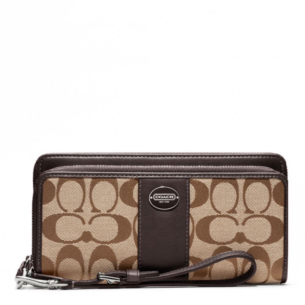 coach wallets womens