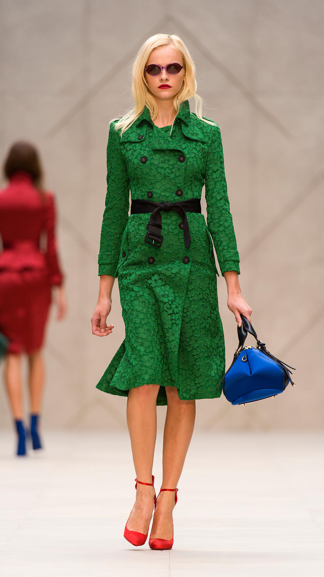 Burberry Prorsum Kickback Lace Trench Coat in Green - Lyst