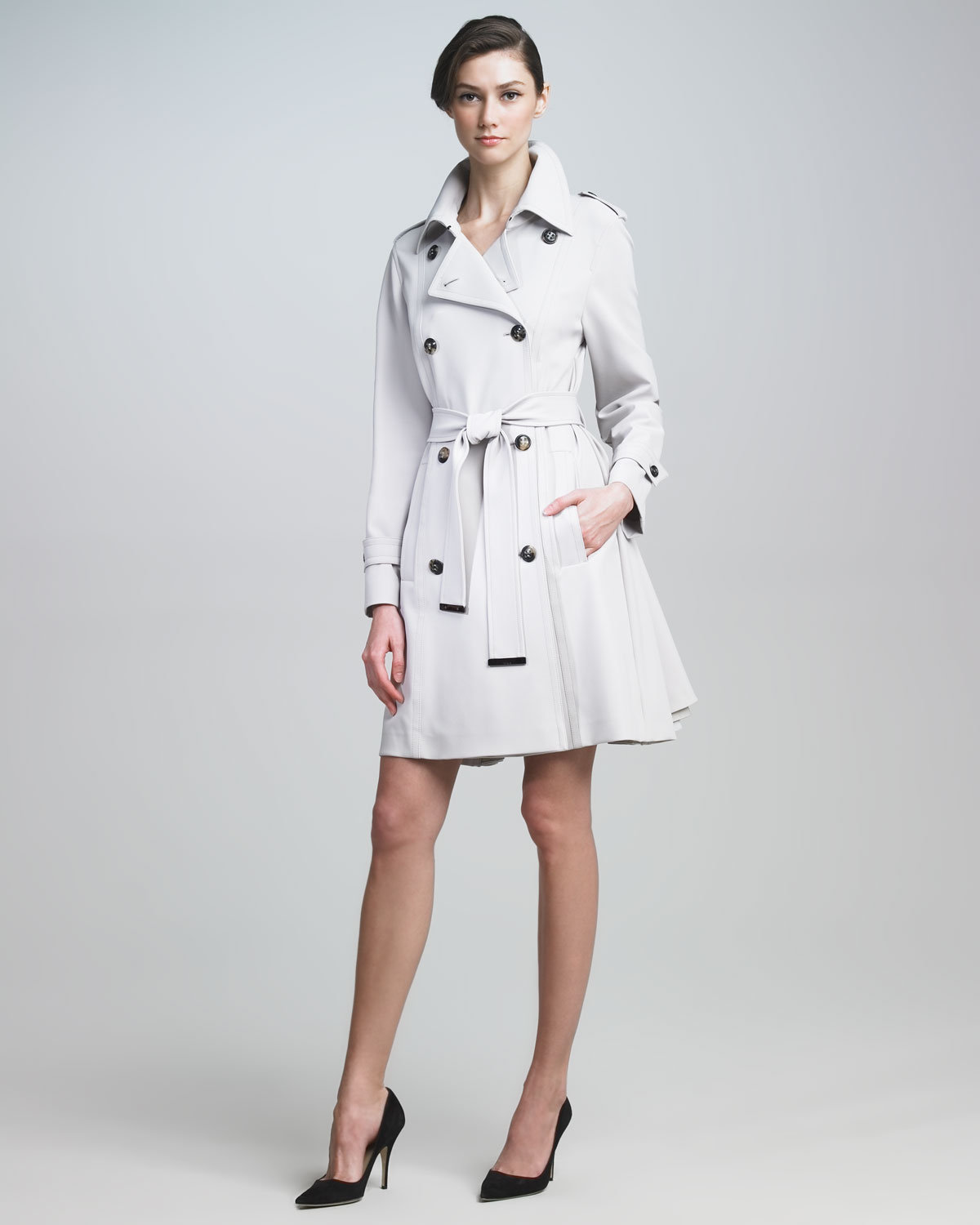 trenchcoat off white