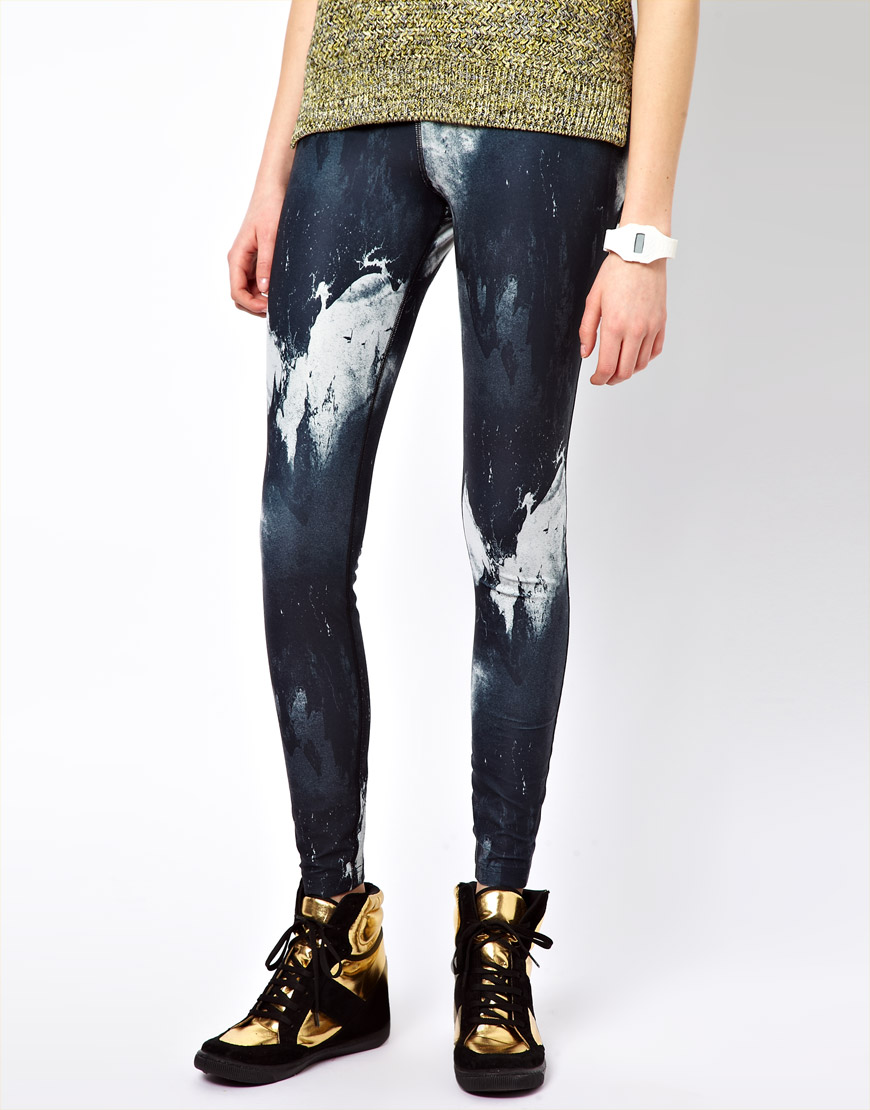 Lyst - Nike Zig Zag Printed Leggings in White