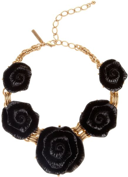 Oscar De La Renta Resin Flower Necklace in Gold (rg/ black opaqu) | Lyst