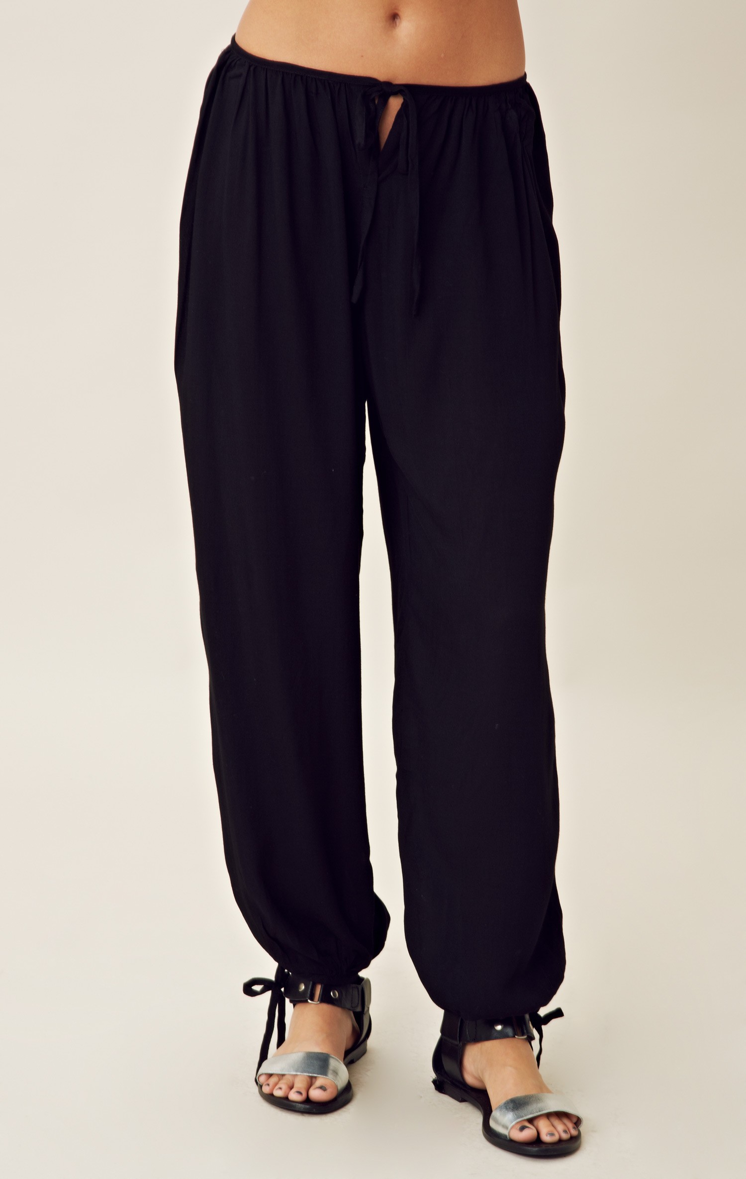 Indah Gathered Hippie Pants in Black | Lyst
