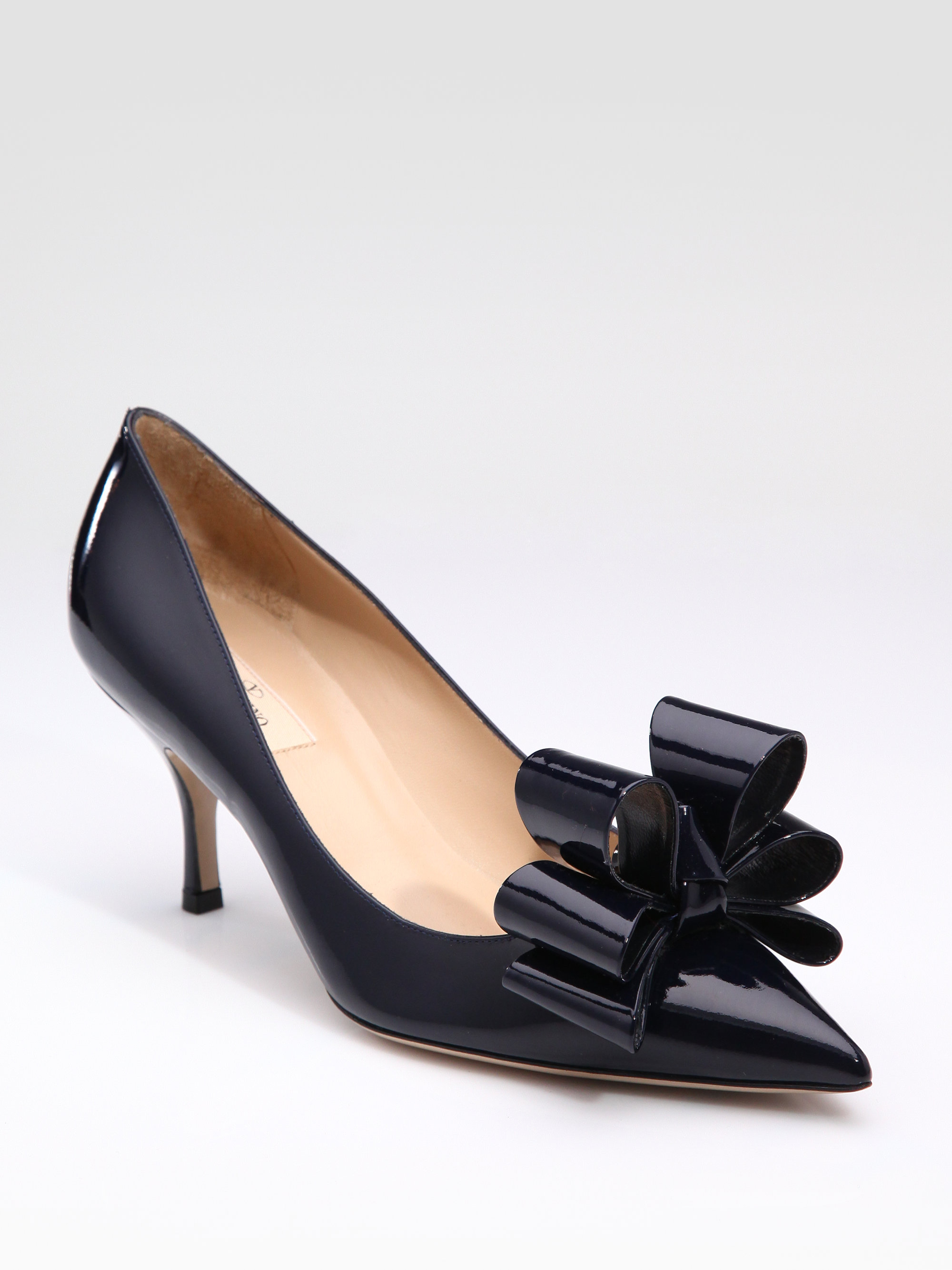 Valentino Versailles Patent Leather Bow Pumps in Black - Lyst