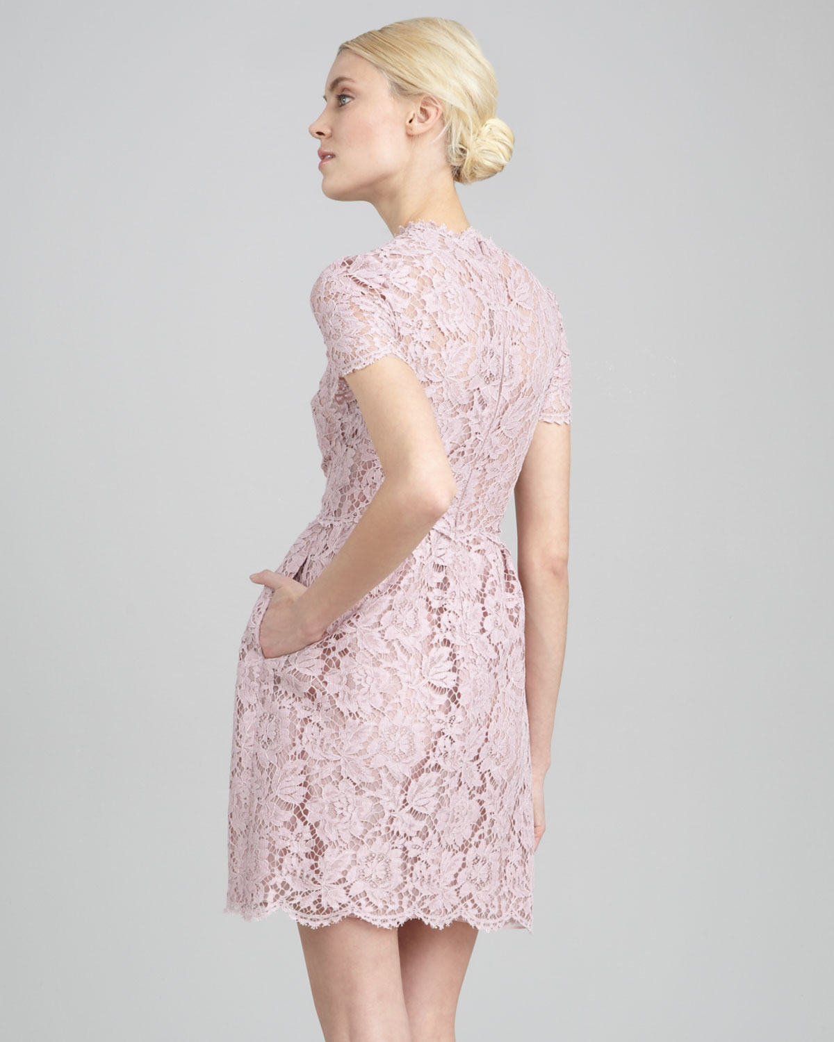 Lyst - Valentino Short-sleeve Floral Lace Dress Rosa in Pink