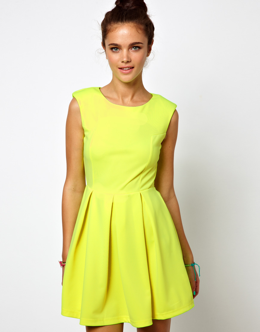 2019 year for girls- Yellow Neon skater skirt pictures 2019 year looks- Yellow Neon skater skirt pictures