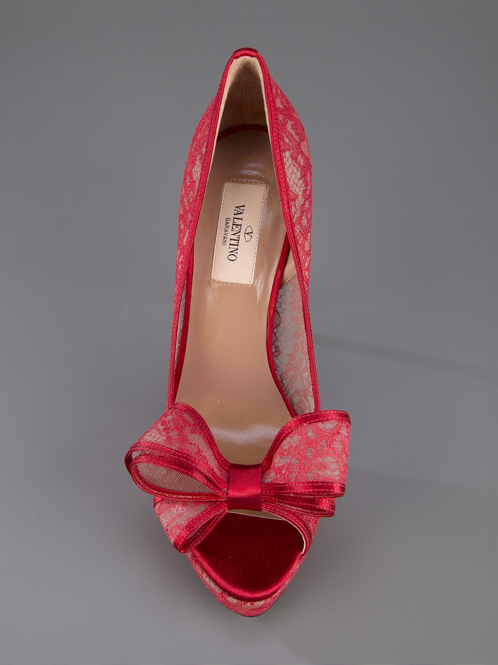 valentino pumps nude