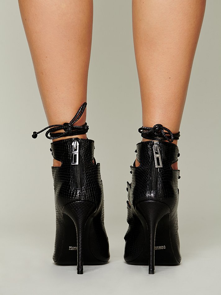 lace up pumps