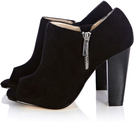 Karen Millen Peep Toe Block Heel Shoe in Black | Lyst