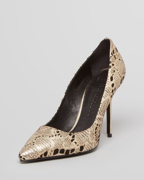 Burberry Pointed Toe Pumps Seagrave High Heel in Gold (Antique Gold) | Lyst