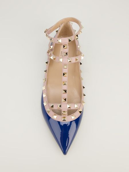 Valentino Rockstud Flat Sandal in Blue | Lyst