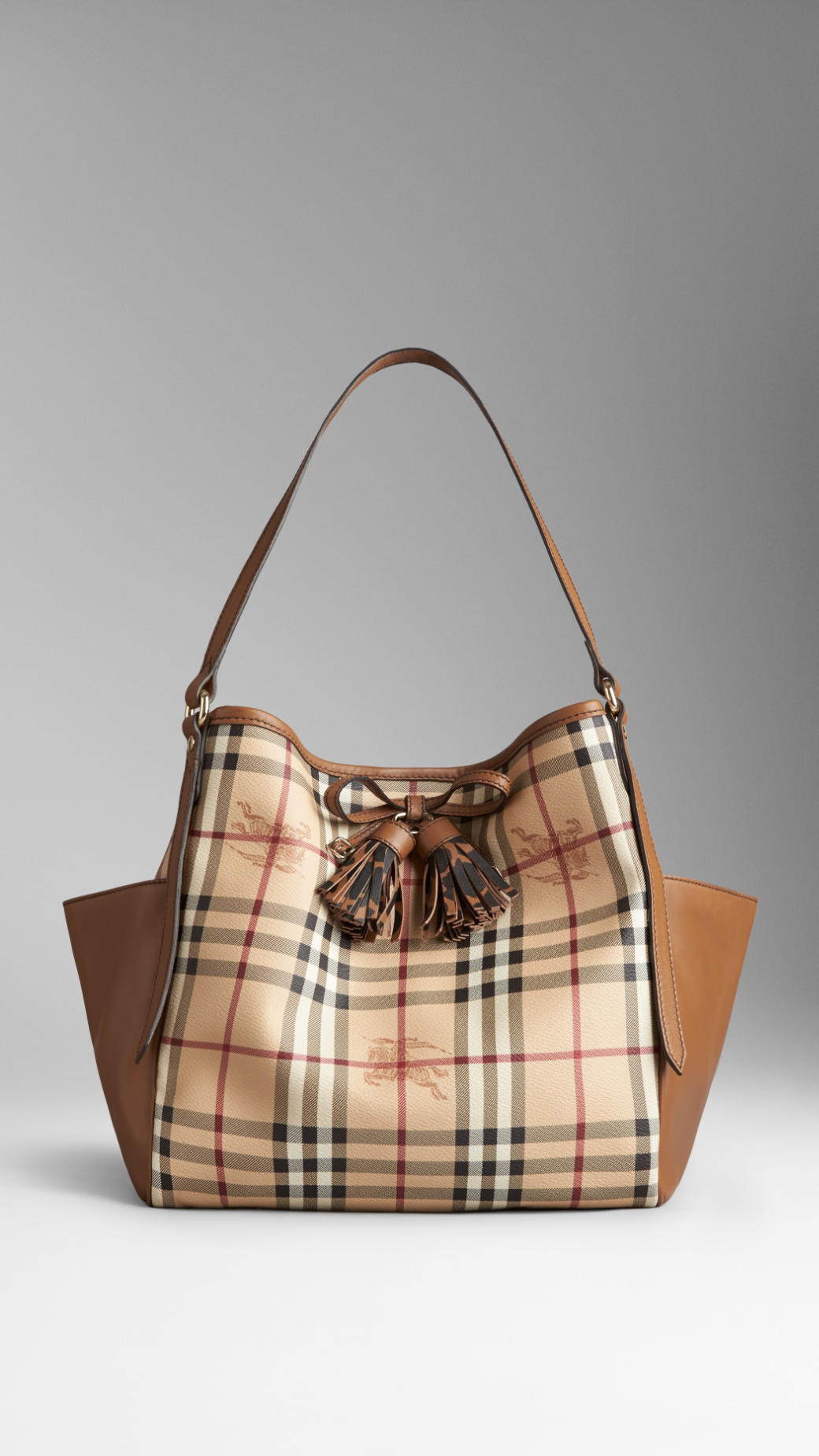 NEW Burberry Red Haymarket Check Reversible Leather Tote Shoulder Bag For  Sale at 1stDibs