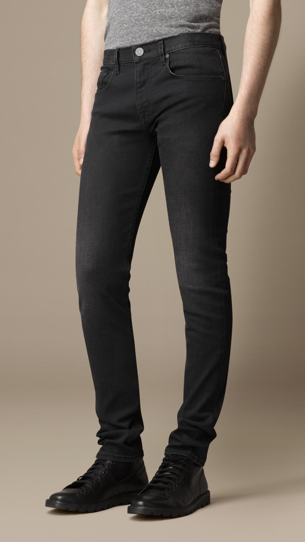 Burberry Shoreditch Selvedge Skinny Fit Jeans in Black for Men | Lyst