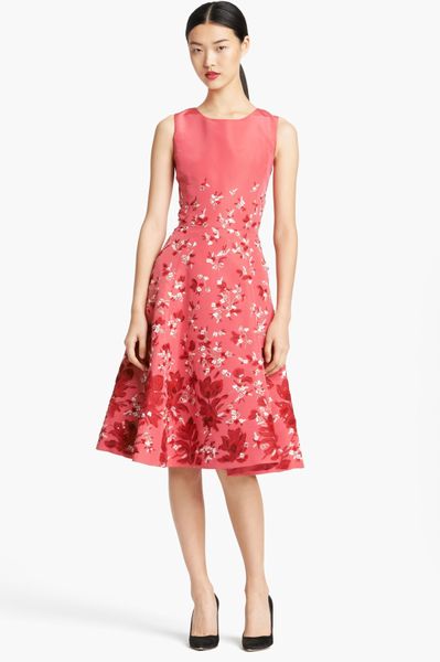 Oscar De La Renta Floral Embroidered Silk Faille Cocktail Dress in Red ...