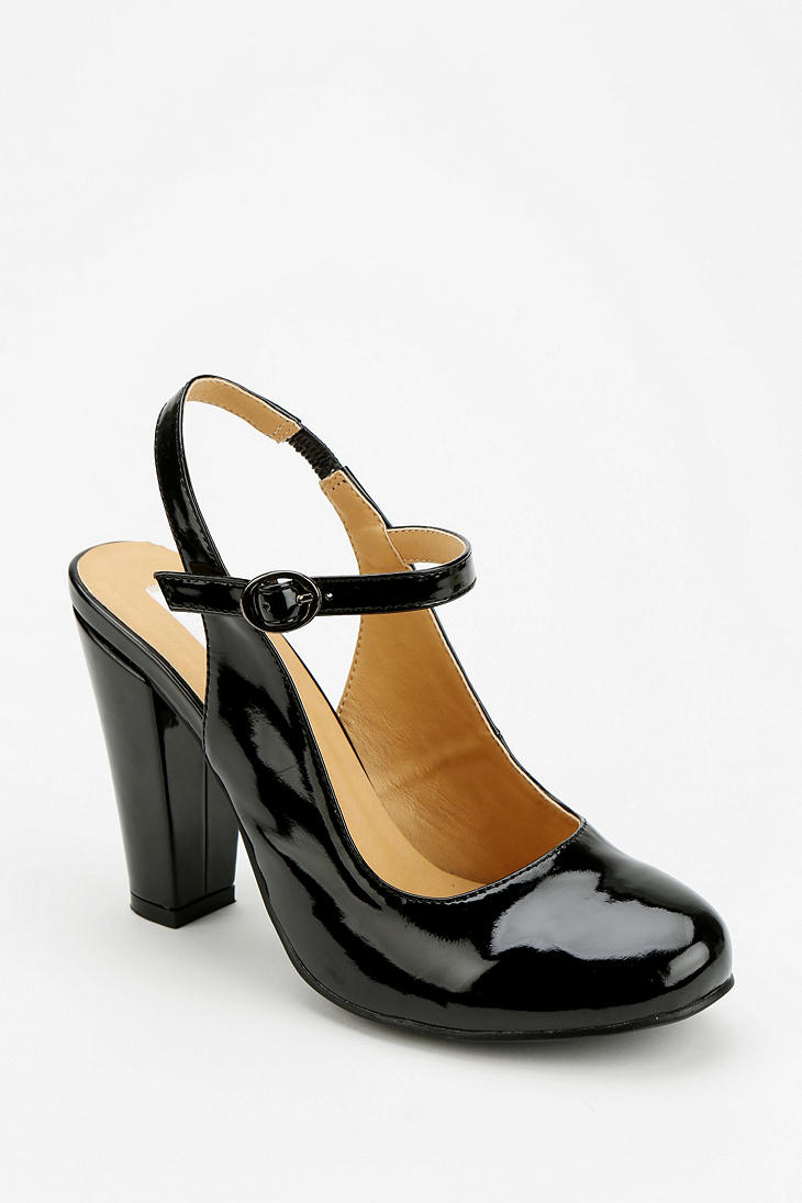 urban outfitters black mary janes