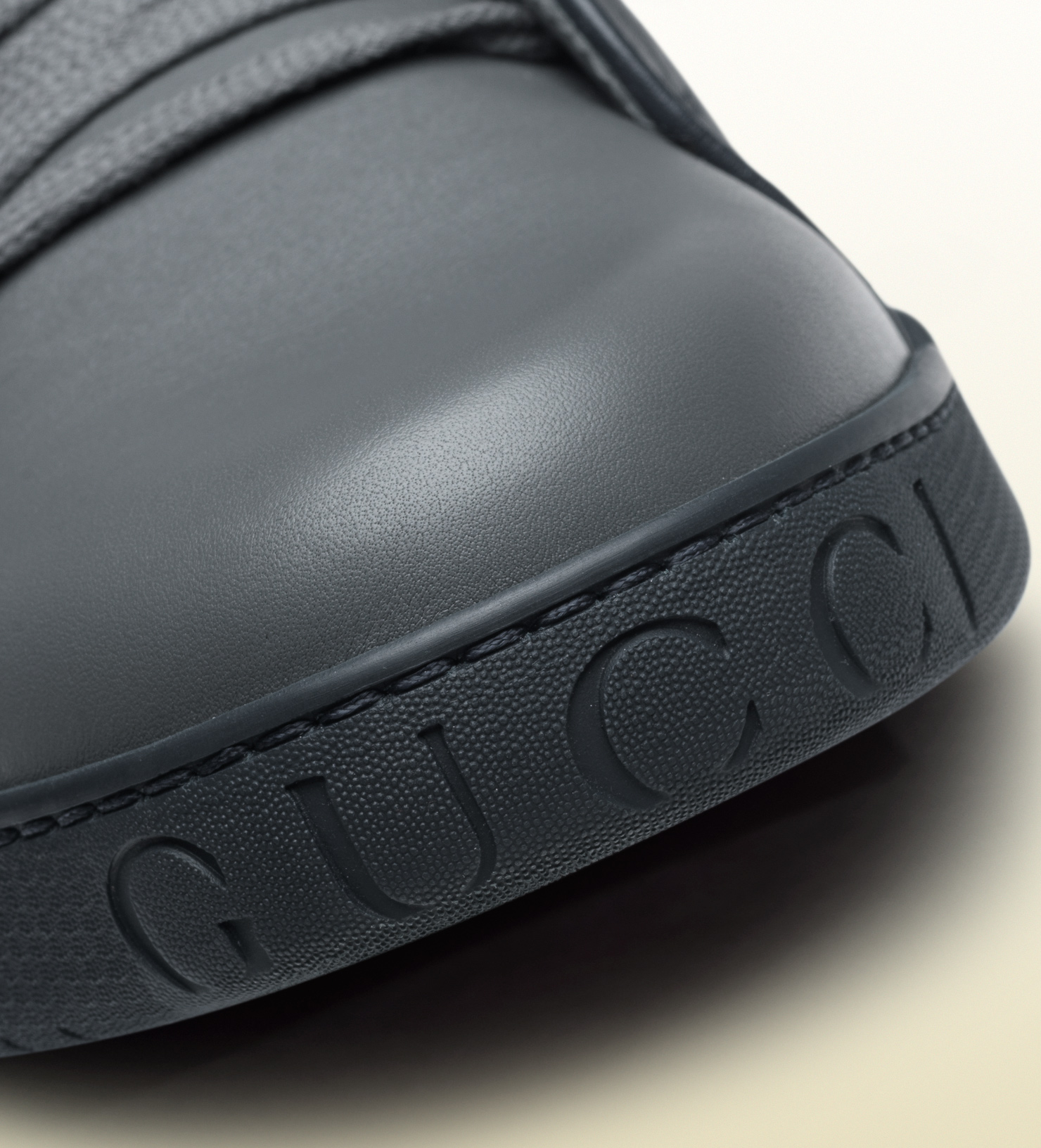 gucci trainers velcro