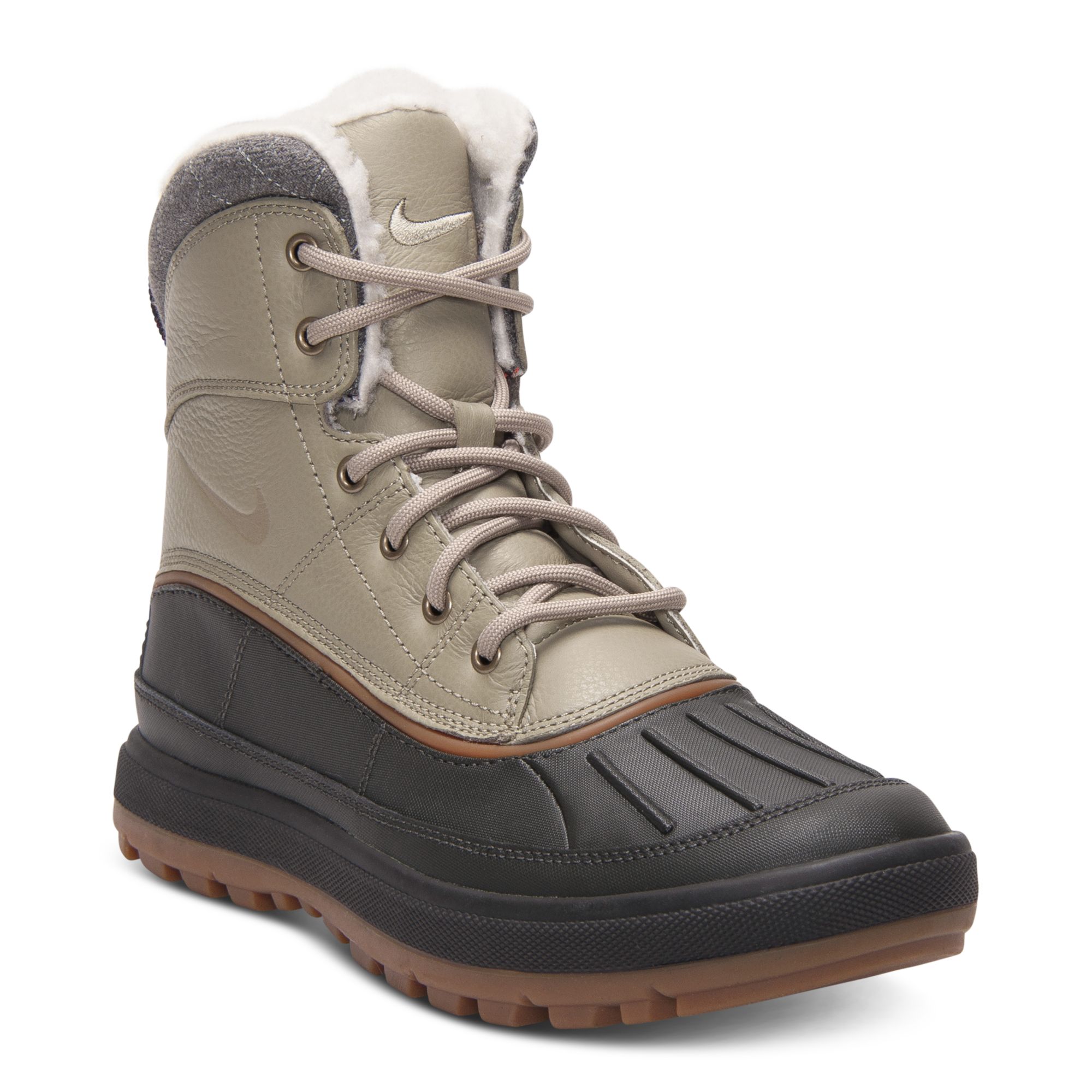 nike boots acg