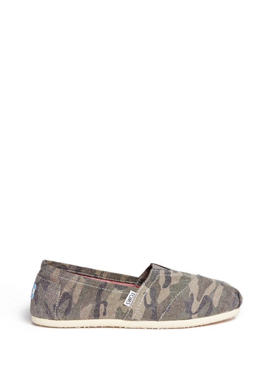 Toms Washed Camo Canvas Classics Slip-ons in Blue | Lyst
