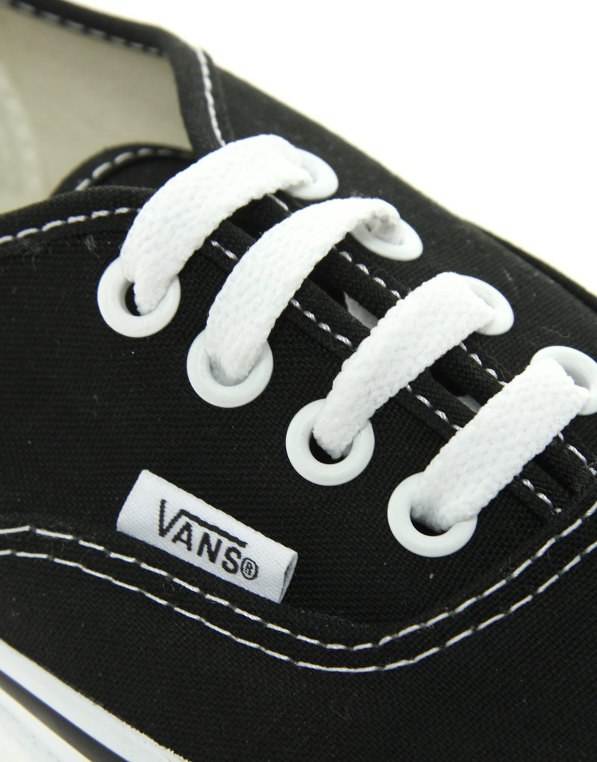 vans black with white laces