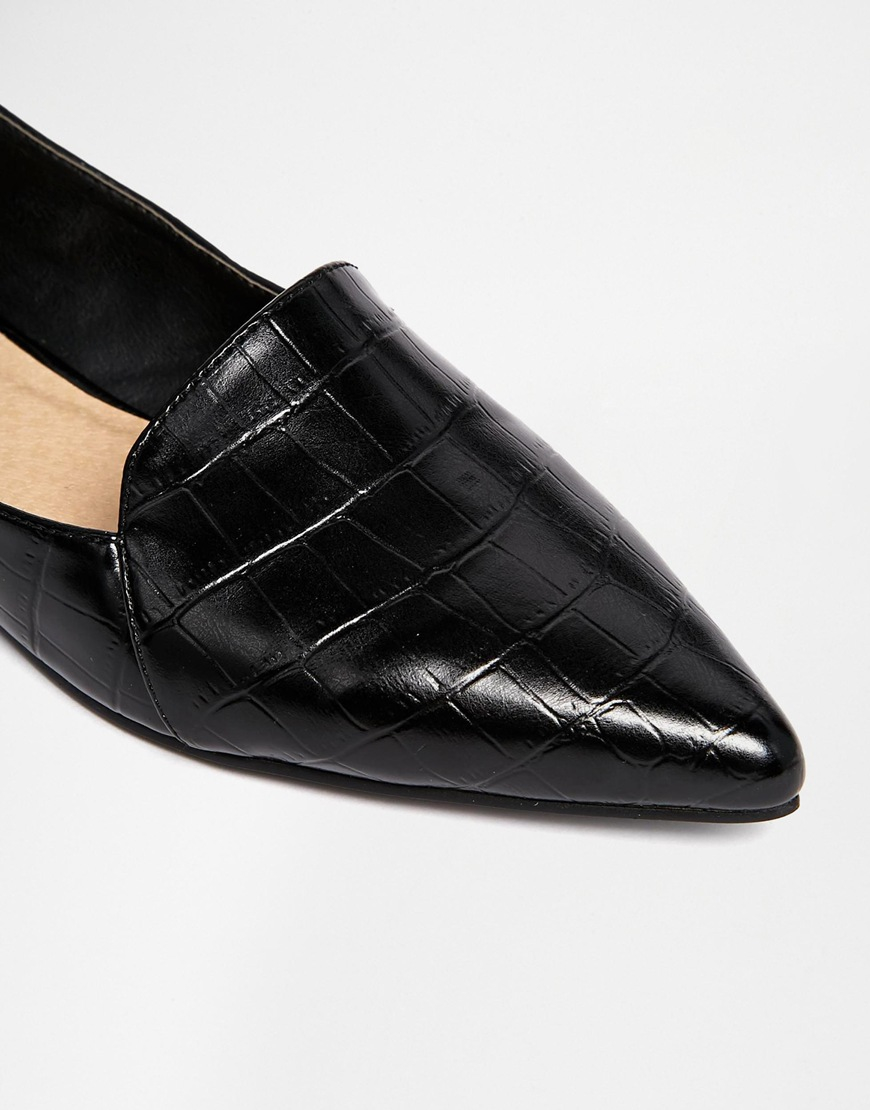 black pointed ballet flats