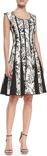 Tadashi Shoji Sleeveless Laceprint Cocktail Dress Blackwhite in Black ...