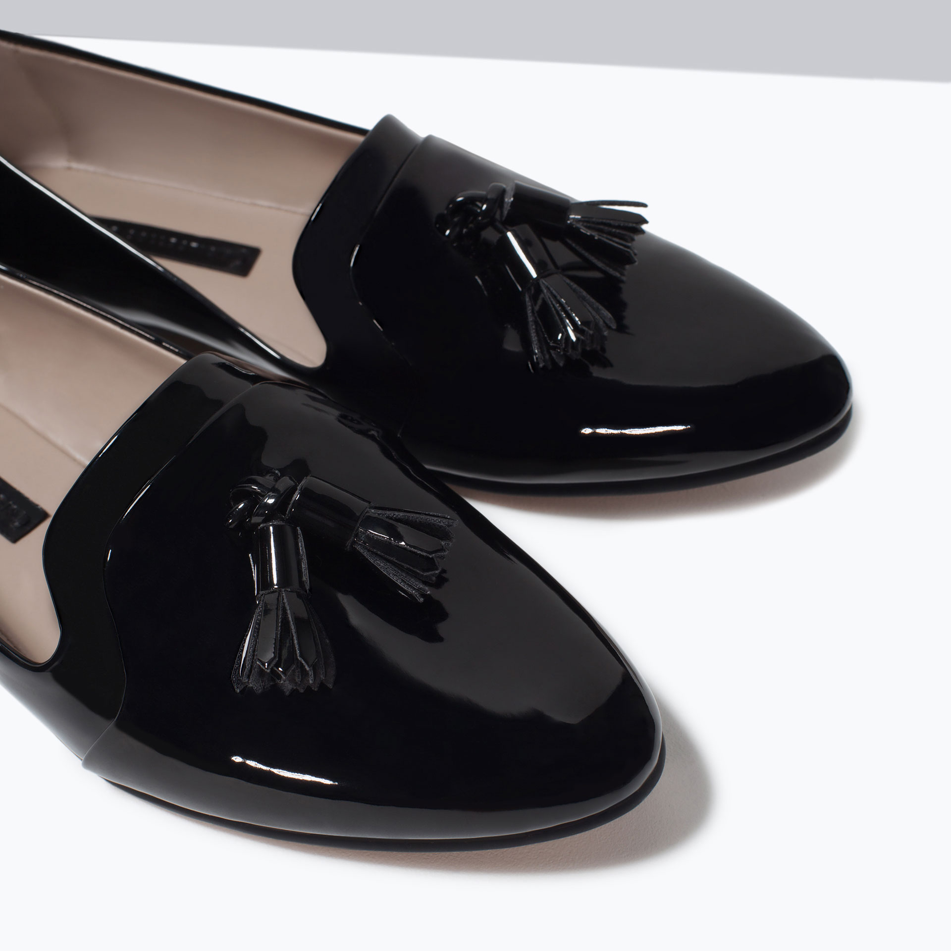 Zara Glossy Flat Shoes in Black | Lyst