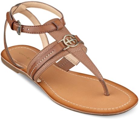 Tommy Hilfiger Women'S Lorine Flat Thong Sandals in Brown (Luggage) | Lyst