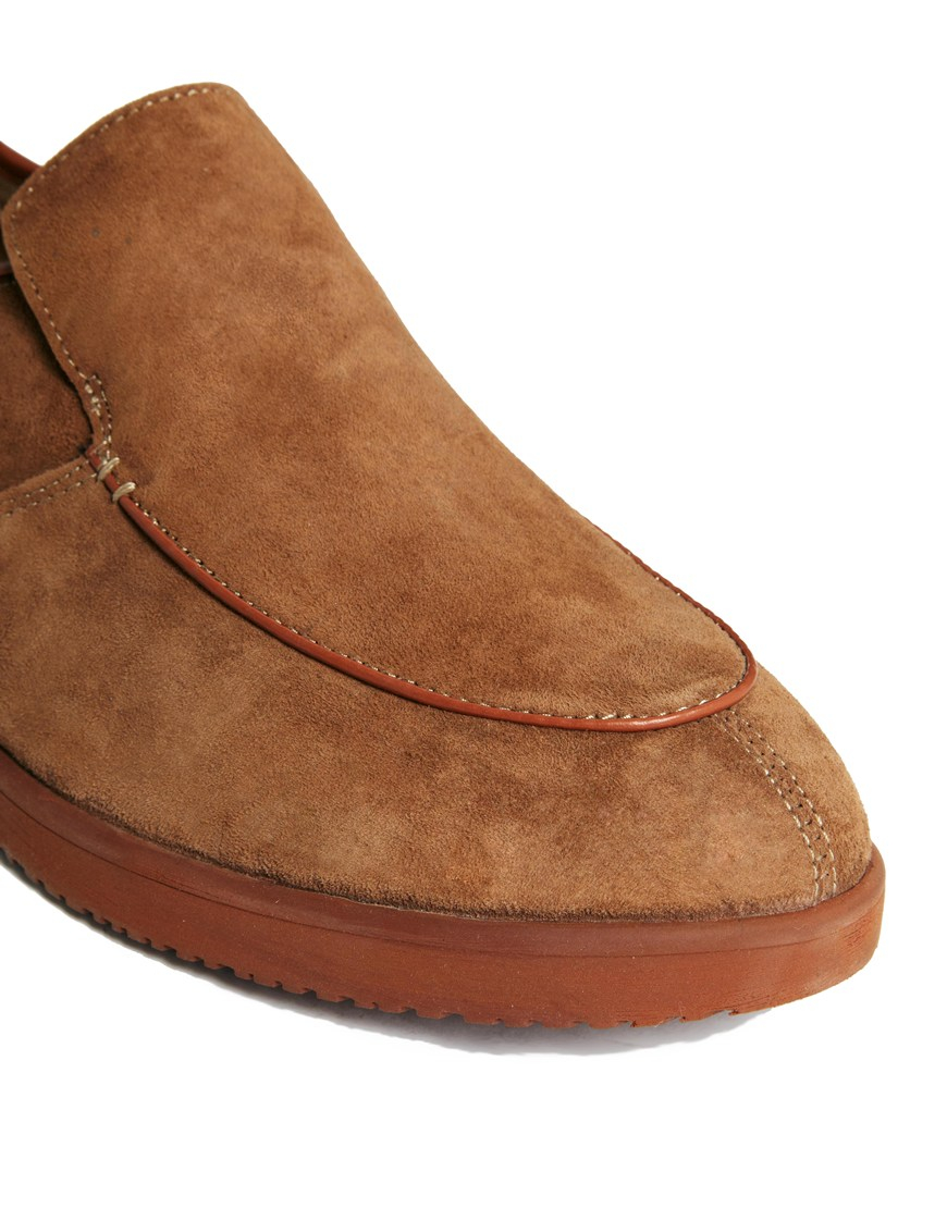 who sells hush puppy shoes