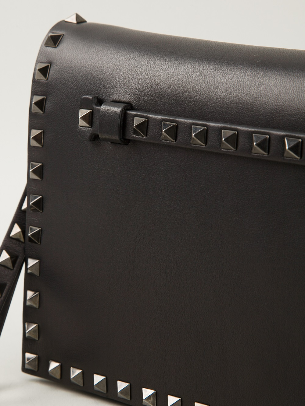 black valentino rockstud clutch