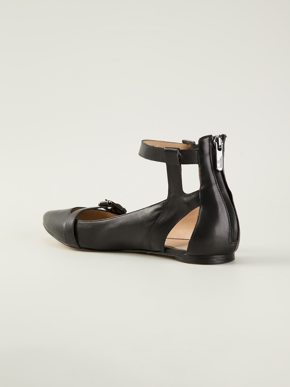 soft flat pumps