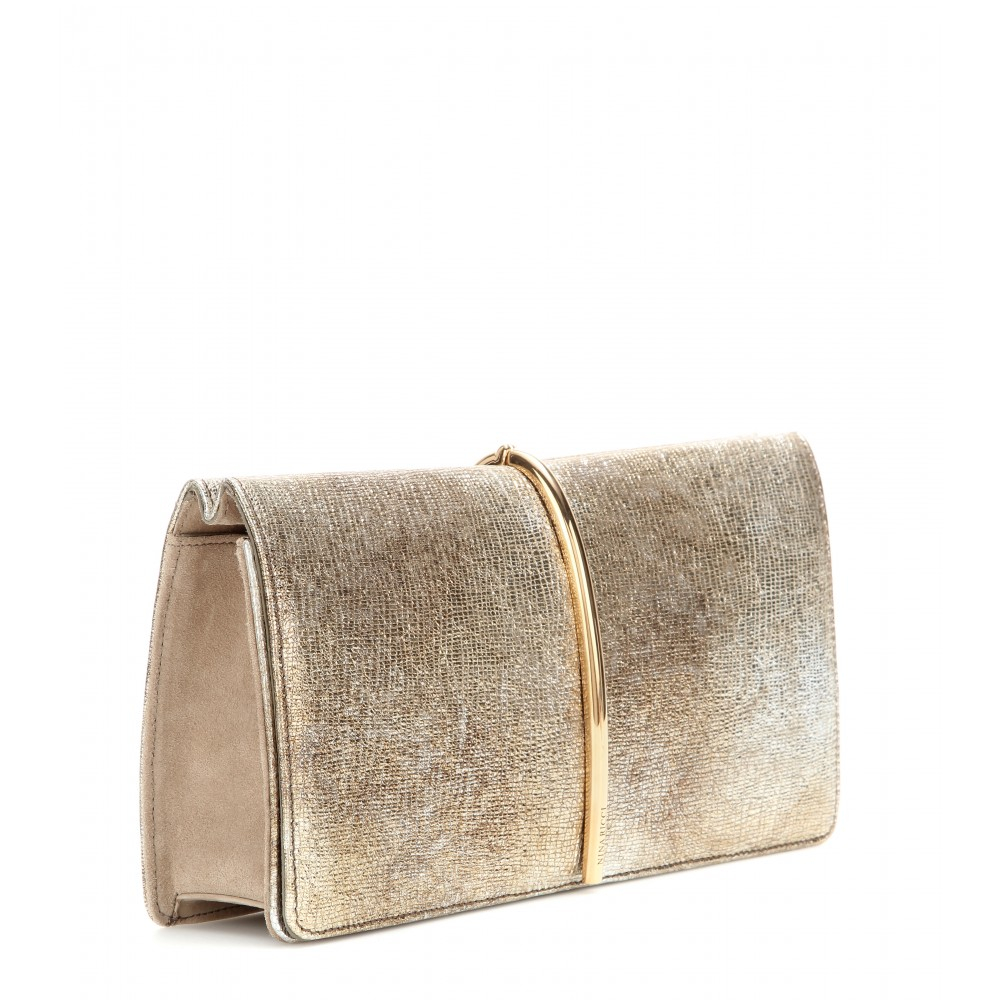 Nina Ricci Metallic Leather Clutch in Gold (dore made in italy) | Lyst