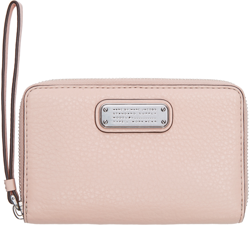 Lyst Marc By Jacobs Pink New Q Wingman Wristlet Wallet In Gallery