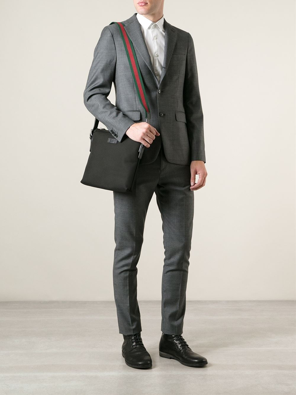 Gucci Messenger Bag in Black for Men - Lyst