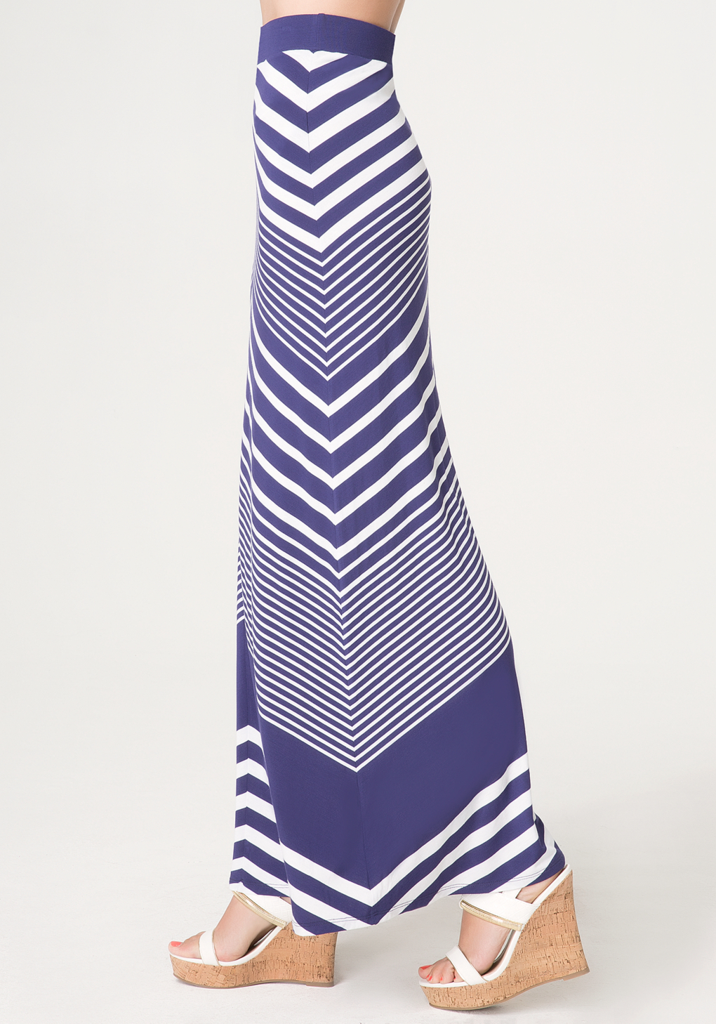Blue and white chevron skirt Sweet Jojo Designs' Chevron Crib Bedding Collection features a bold and stylish chevron print in blue and white, perfect for today's modern nursery. The Crib Skirt is the finishing touch to a smart, coordinated room.