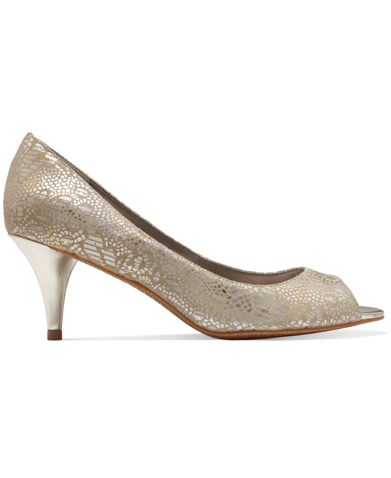 tahari pumps