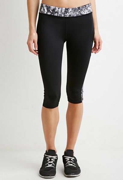 Forever 21 Marble Print Performance Capri Leggings in Black (Black/multi)