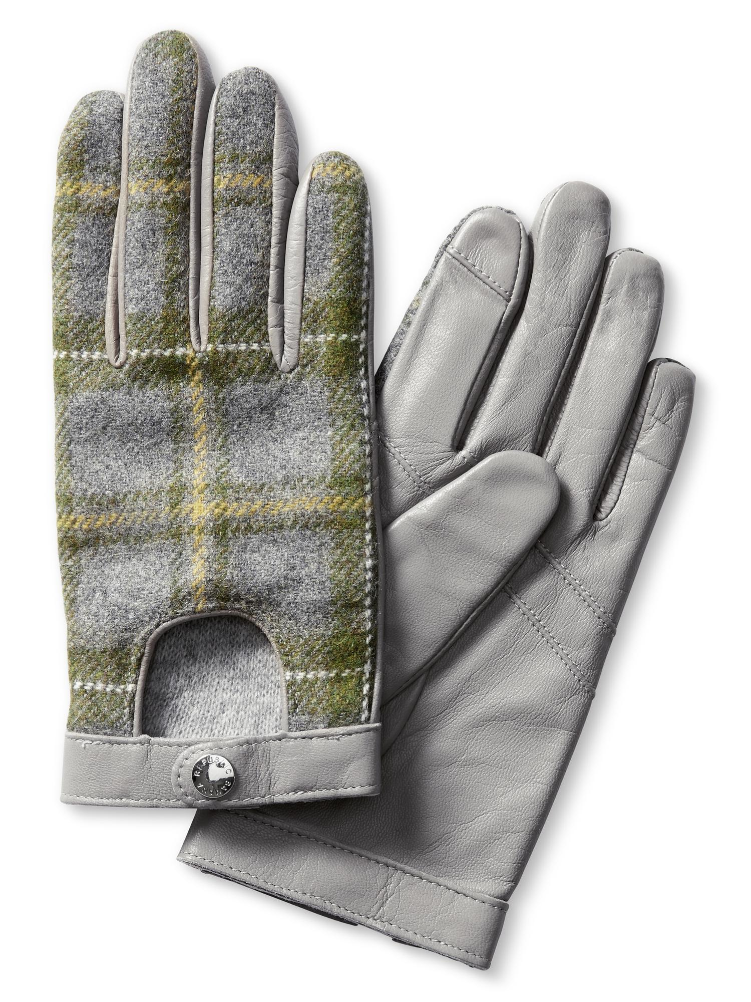 Banana republic gloves Discover the latest edit of stylish men’s gloves at Banana Republic that seamlessly complement a range of looks for work and play. Quintessential Warm Accessories that Exude Discerning Taste. Distinctive style and functional warmth converge in this signature selection of tailored gloves for men.