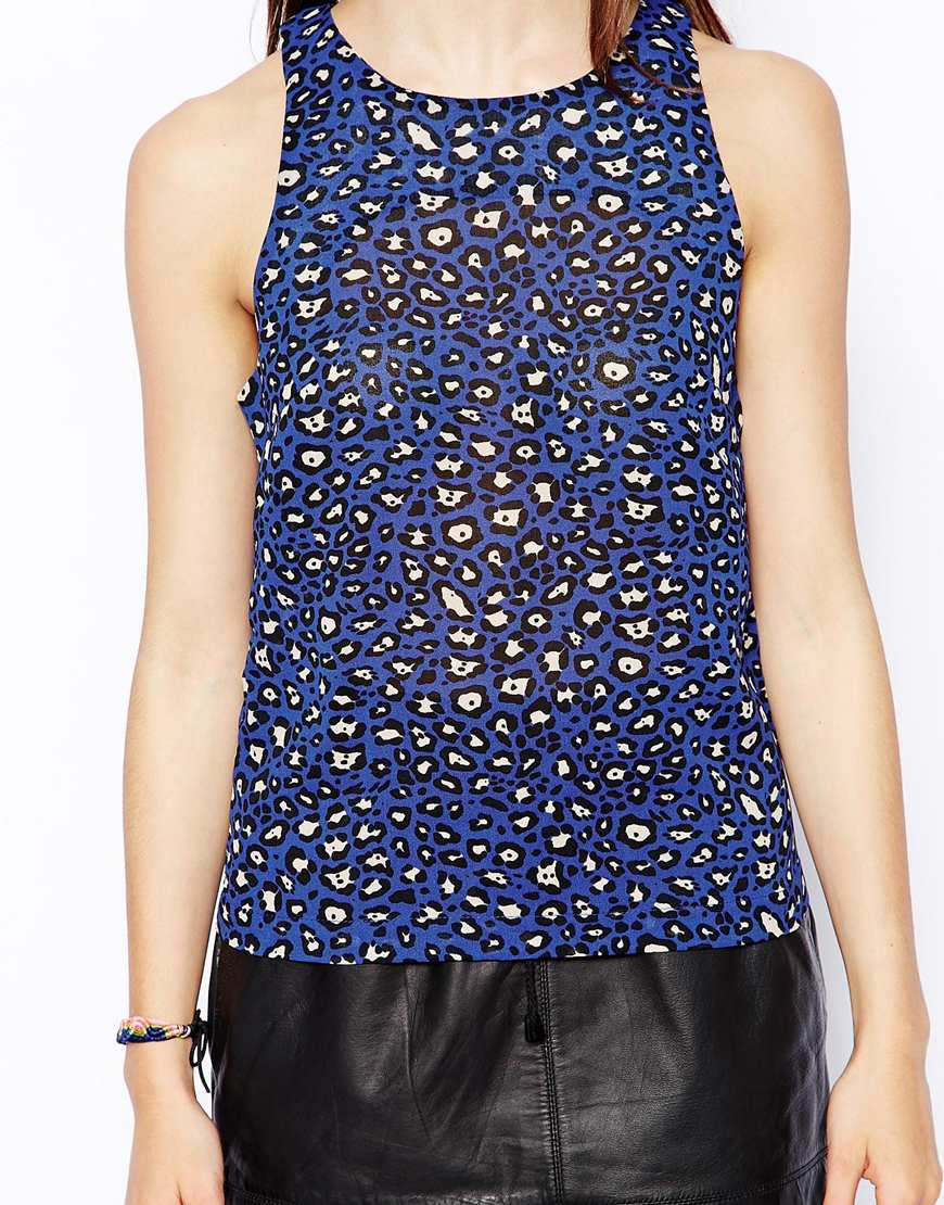 sleeveless leopard top
